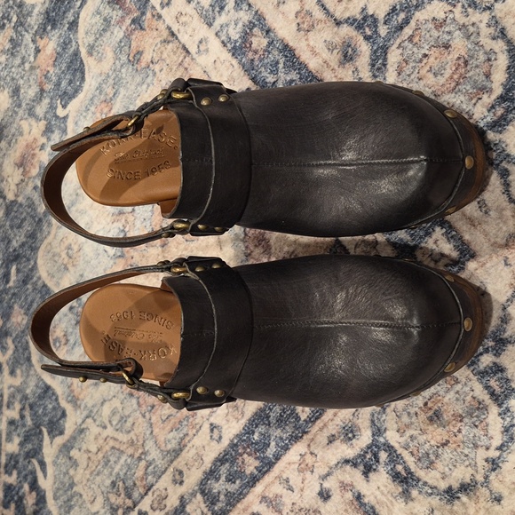 7/7.5 Kork-Ease Carmella Platform Clog Heels in Dark Gray Leather & Brown Wood - Picture 2 of 14